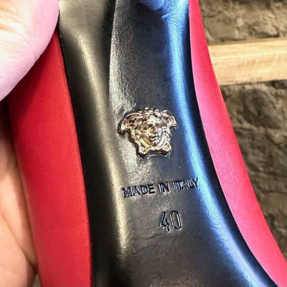 Versace Red Leather Medusa Door Knocker Pumps - Picture 8 of 13